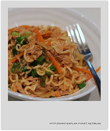 2015 Korean Instant Noodle with Tuna 03