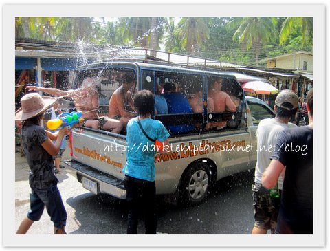 1004 Songkran (1).jpg