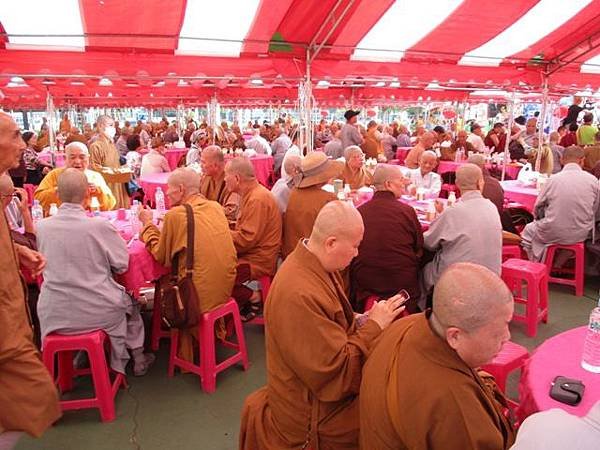 供僧法會(和平文化藝術季)