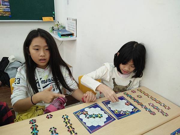 小四桌遊 