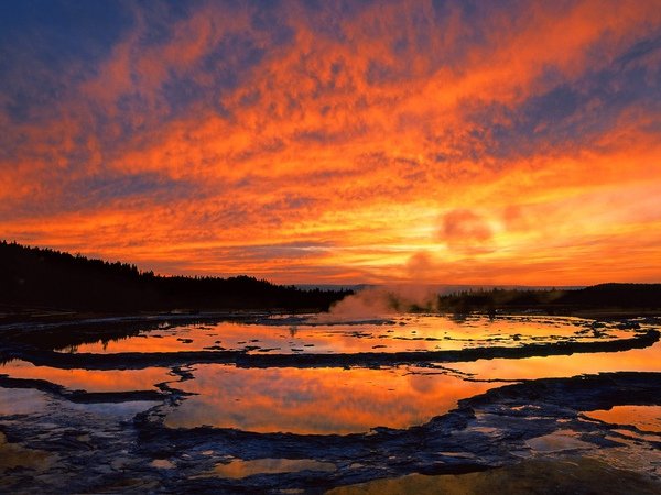 Great%20Fountain%20Geyser,%20Yellowstone%20National%20Park,%20Wyoming.jpg