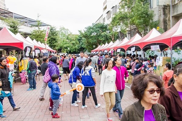 2017彰化慈愛愛心市集園遊會-慈愛殘障教養院1.jpg