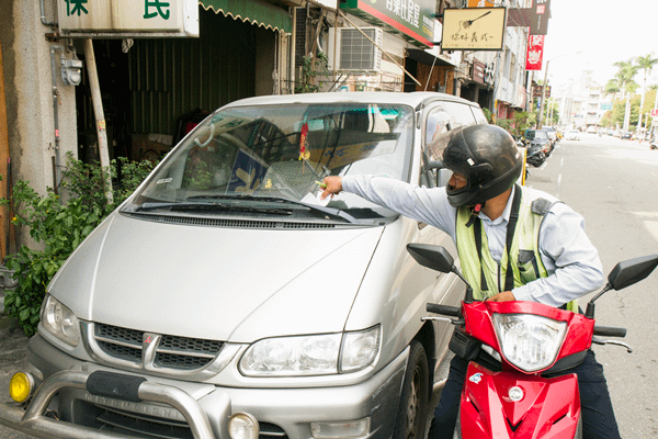 彰化市路邊停車收費成效會勘 彰警啟動專案強力取締違停5.png