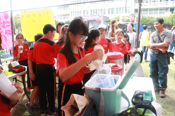 彰化市聯興國小校慶園遊會 Soobi推動學校及數位教學廊道啟用16.png