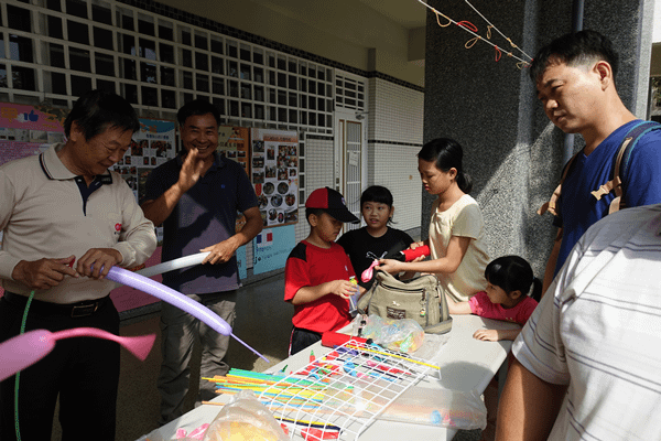 彰化市聯興國小校慶園遊會 Soobi推動學校及數位教學廊道啟用11.png