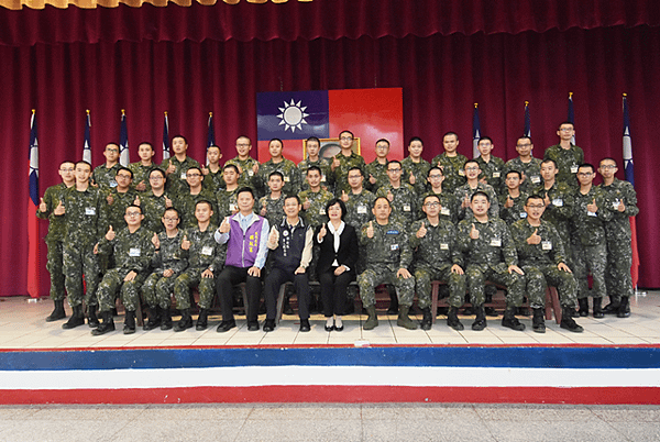 王惠美前往成功嶺探視彰化役男子弟兵3.png