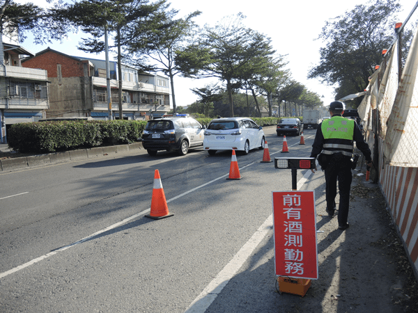 彰化酒駕大執法 彰警不按理出牌取締酒駕6.png