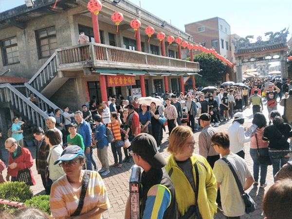 蔡英文與吳敦義到彰化鹿港祈福參拜 王見王拚人氣兼立委輔選6.png