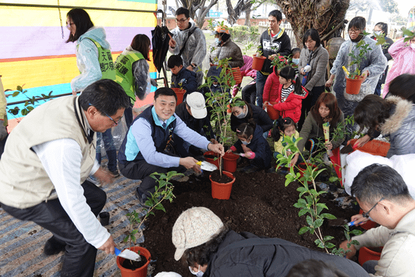 鹿港鎮植樹護樹與贈樹苗活動 養護樹木永續種樹1.png