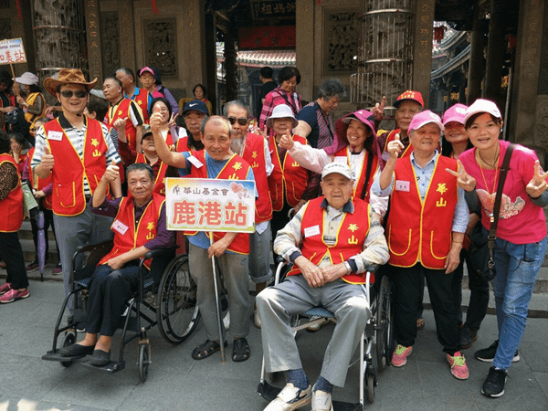 華山萬歲孤老「七逃去」 鹿港老街打卡自拍來按讚4.png