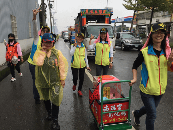 南瑤宮笨港進香「行動香油錢箱」收入捐彰化家扶3.png