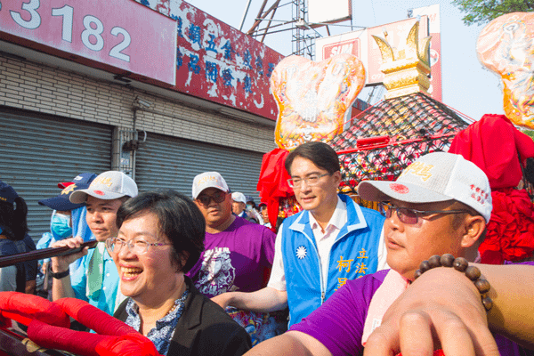 大甲媽祖遶境進香鑾轎抵達彰化 彰化縣市首長接駕1.png