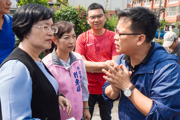 防汛期將屆關心民眾的安全 王惠美視察員林山坡地野溪改善工程2.png