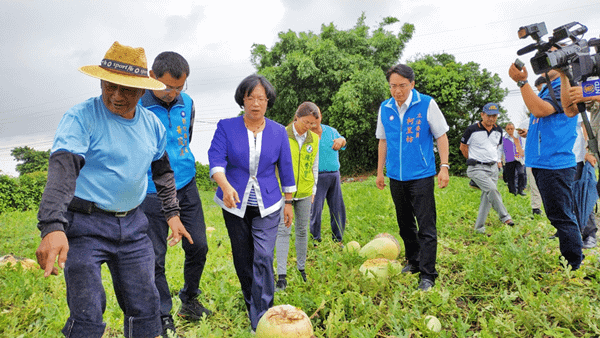 大雨重創彰化縣西瓜農 王惠美與柯呈枋偕農糧署到場勘災農損1.png