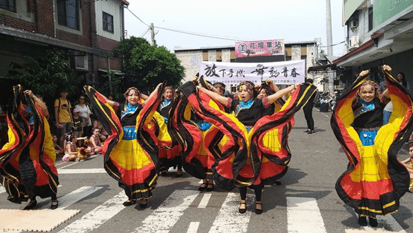 放下手機舞動青春讓生命更精采 新住民彝族傳統舞蹈快閃2.png