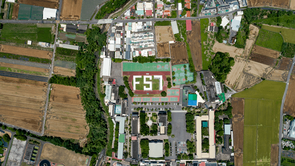 雲林正心中學空拍機拍攝FS7排字畫面2.png