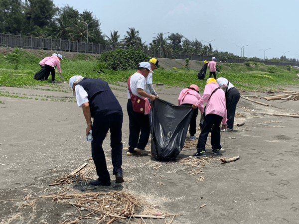 環保媽祖全台淨灘圓滿完成 彰化南瑤宮管理人林世賢頒獎表揚4.png