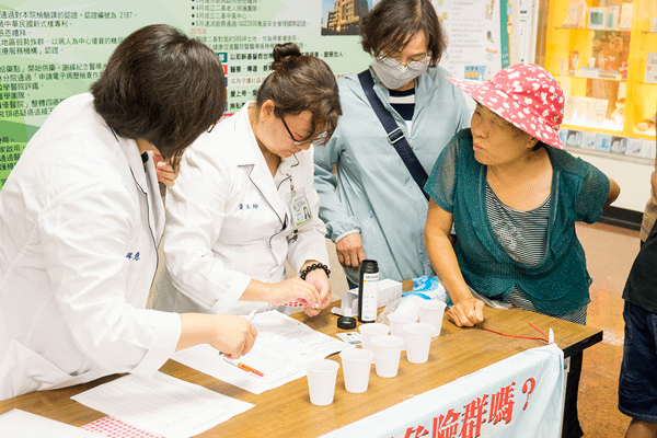 二基醫院舉辦保護腎臟健康闖關活動  夏季飲食要注意什麼報你知4.png