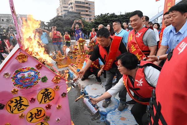 鹿港地藏王廟放水燈祭水靈 重現鹿港百年民俗風華4.png