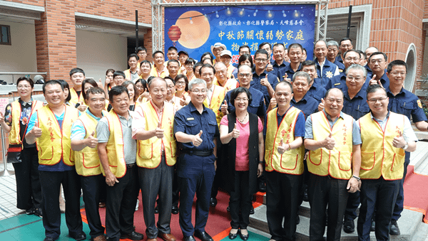 天峰慈善會十年關愛始終如一 警民合作關懷弱勢族群捐贈物資1.png