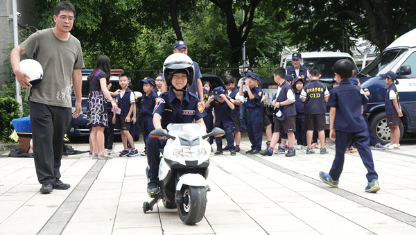 開學日彰警啟動護童專案 維護學童上下學安全4.png