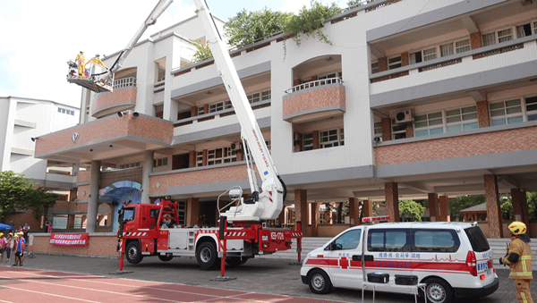 國家防災日前彰化全縣防災演練 鹿東國小地震避難疏散震撼教育7.png