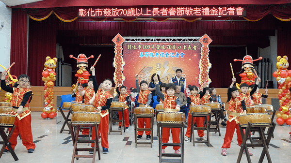 彰化市春節敬老禮金 林世賢發放70歲長輩六千元紅包5.png