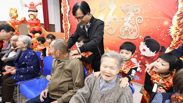 彰化市春節敬老禮金 林世賢發放70歲長輩六千元紅包2.png