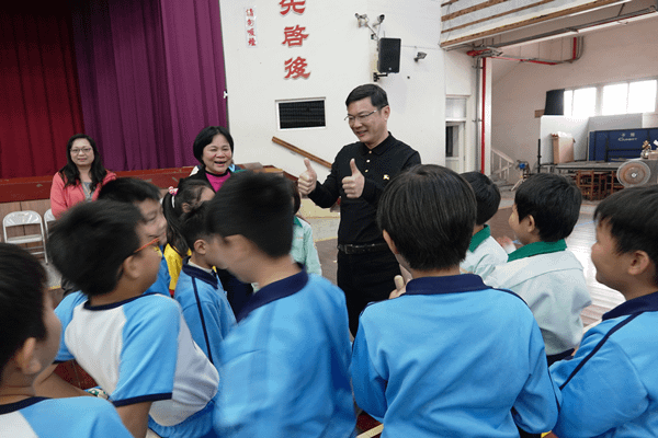 鹿港鎮公所推廣傳統鼓樂 許志宏親臨文開國小驗收成果4.png