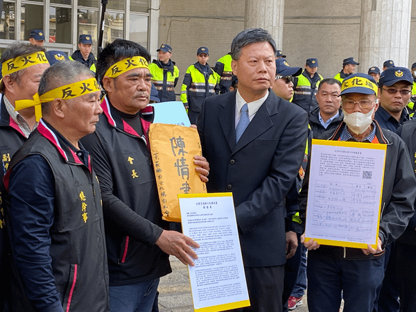 要觀光不要芳苑火化場 動員遊覽車與鐵牛車聲援陳情抗議3.png