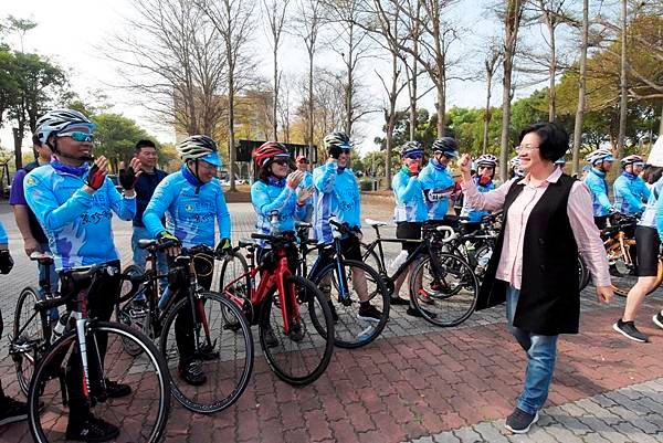 彰師大EMBA孔明車隊啟航 捐贈千份防疫物資環島趣3.jpg