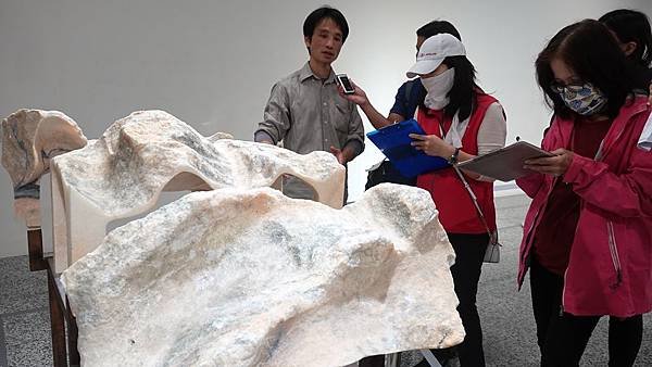 劉庭易2020雕塑展 雕鑿時代風景3.jpg