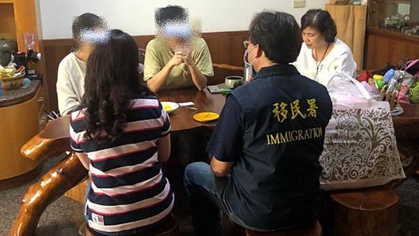 移民署彰化縣專勤隊揪甘心 協助韓籍孕婦安心在台生產2.jpg