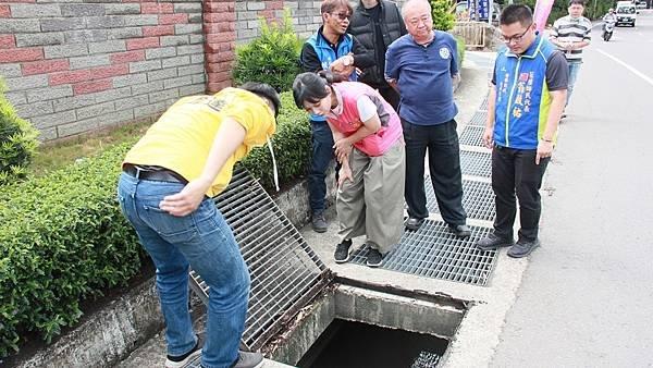 花壇彰員路淹水改善會勘 要求汛期前超前部署2.jpg