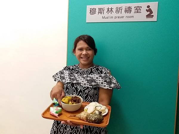 明道國際學院輔導老師許瑪亞分享開齋節影景食物.jpg