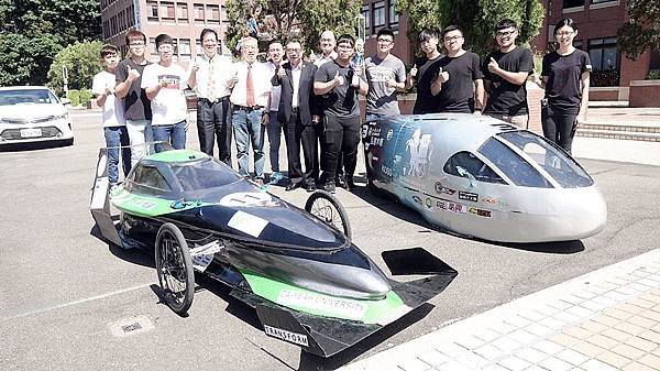 環保節能車靜態賽 大葉蟬聯車輛製作獎冠軍1.jpg