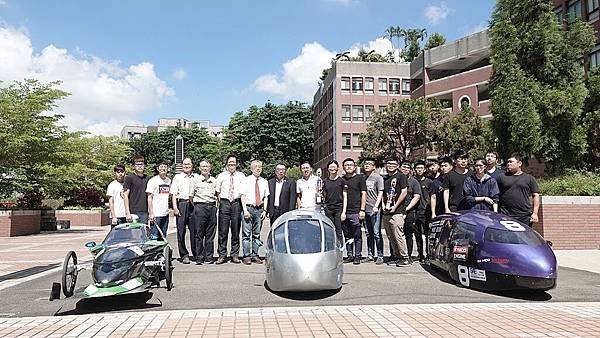 環保節能車靜態賽 大葉蟬聯車輛製作獎冠軍2.jpg