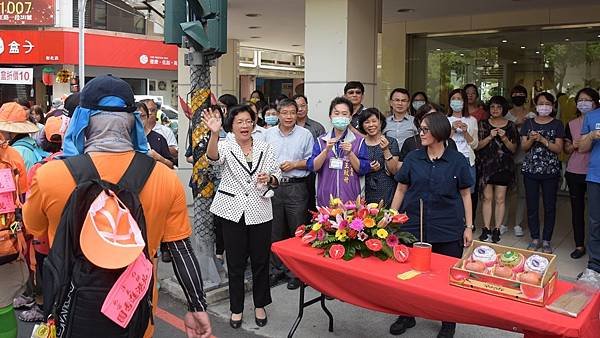 白沙屯媽祖抵彰化 彰化縣長王惠美獻花祈福3.jpg