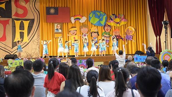 福興鄉立幼兒園畢業典禮 縣長媽媽獻上祝福3.jpg