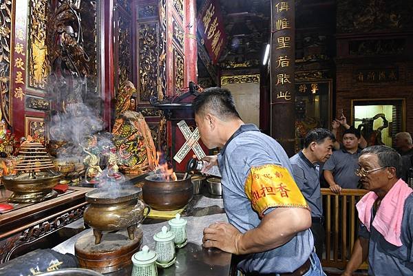 南瑤宮笨港進香啟駕 進香全程香擔香火不滅 2.jpg