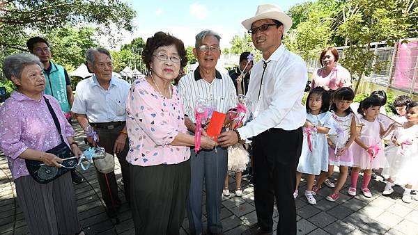 彰化卦山夕照未婚聯誼 破魔咒漫步幸福鵲橋2.jpg