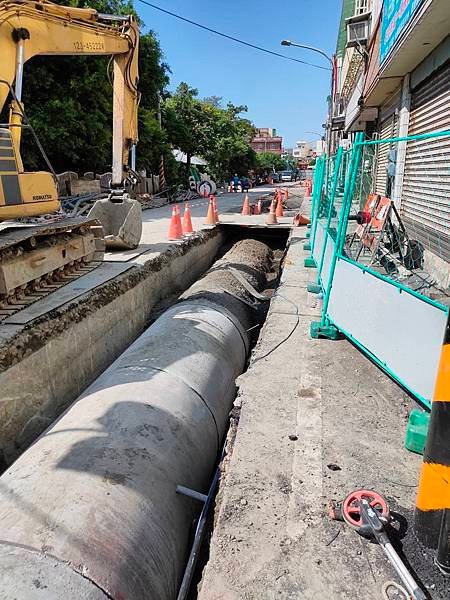 加速鹿港老街排洪效率 視察分洪箱涵工程2.jpg