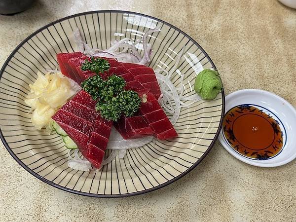網紅國王的新衣~~side dish醬瓜的蛋包飯台北城老舖美