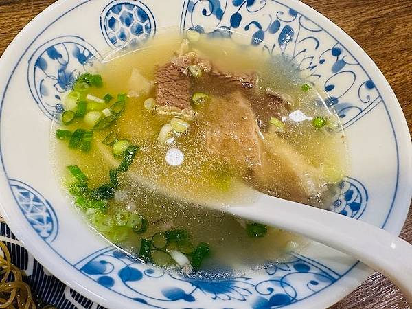 大膽牛腩麵,意麵王~~都是鹼水蛋麵台灣的意麵蛋的比例少