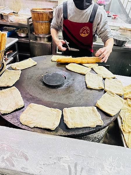 燒餅，宵夜~~大安永和豆漿大王，江家牛肉麵永和豆漿(光復店)