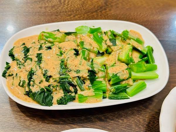史記牛肉麵~~沒有牛味的純白湯