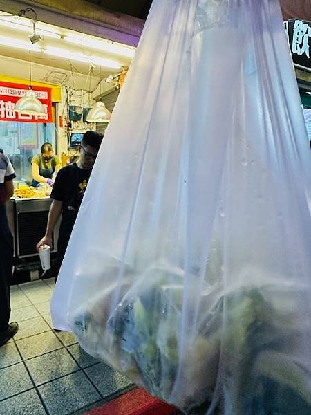 饒河夜市最後被摘的米其林阿國滷味~~下港名彭臭豆腐，東發號百