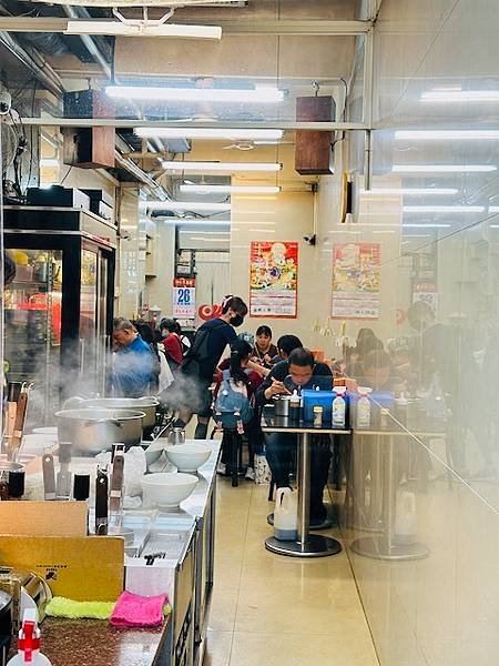 太沒公德心蔣萬安市政府不管事了嗎~~川業肉圓，好味老店珍珠餛