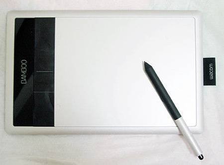 1136360933-WACOM.jpg
