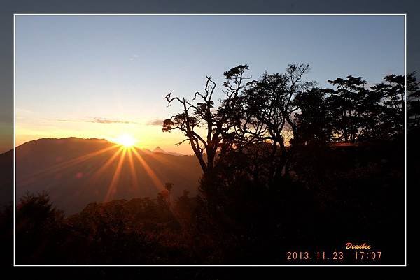 20131123大雪山遊客中心夕陽 (10).jpg